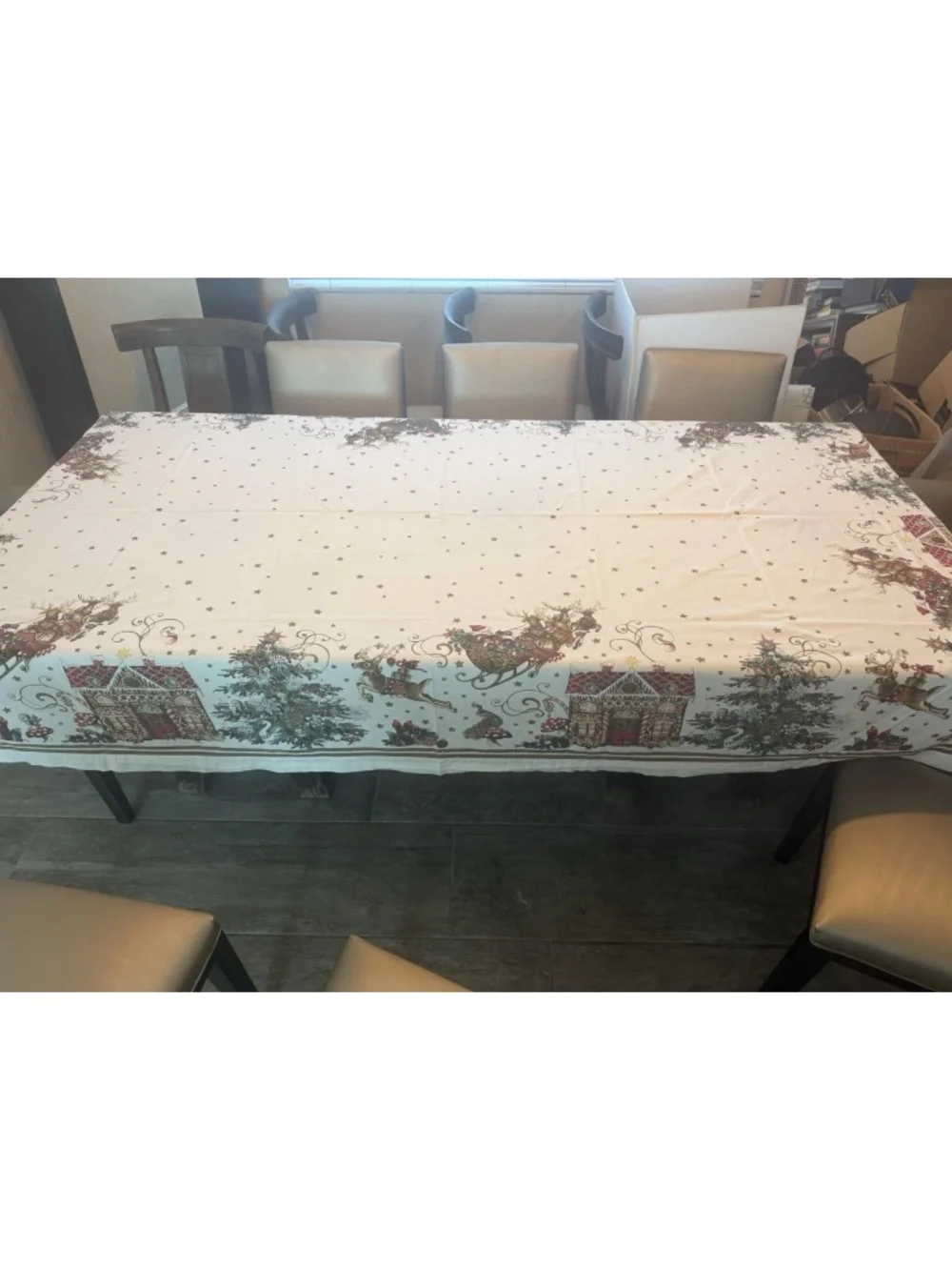 Williams Sonoma tablecloth excellent